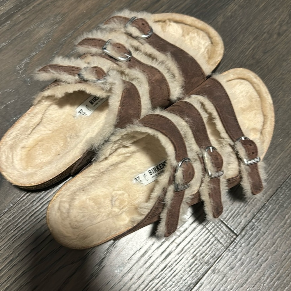 Triple buckle Shearling Birkenstock-CLEARING MY CLOSET